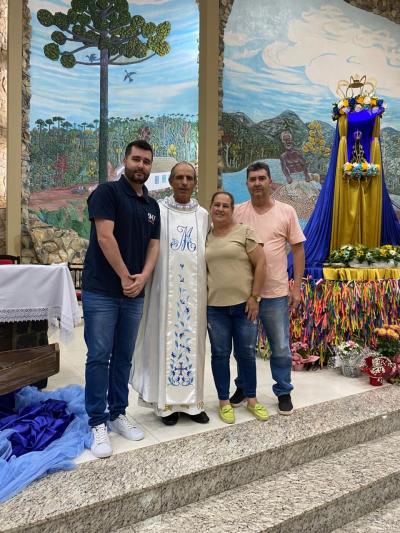 Padre Joaquim preside o oitavo dia da Novena em honra a Nossa Senhora Aparecida em Laranjeiras do Sul